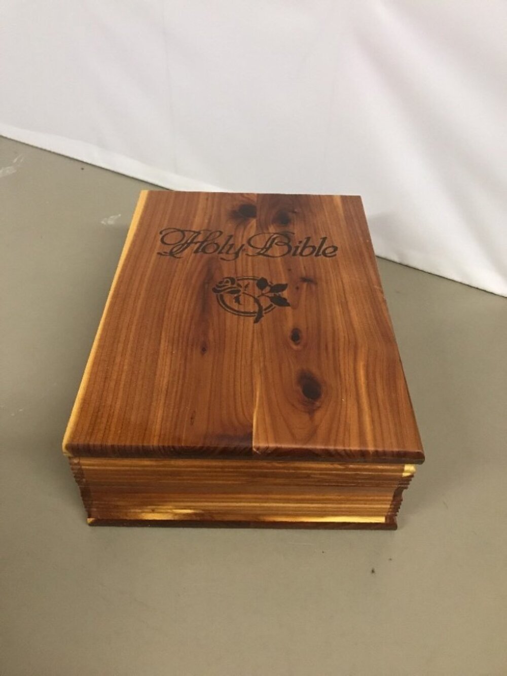 American Legion Sympathy Bible In Cedar Box EUC WS30